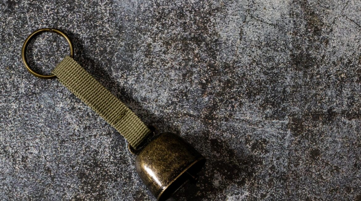 熊鈴おすすめ4選【2026年最新版】効果や消音機能も説明