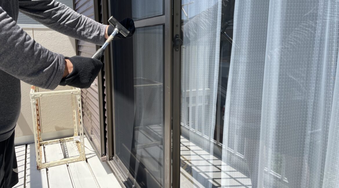 強盗対策に役立つ最新防犯グッズ！カメラ、催涙スプレー