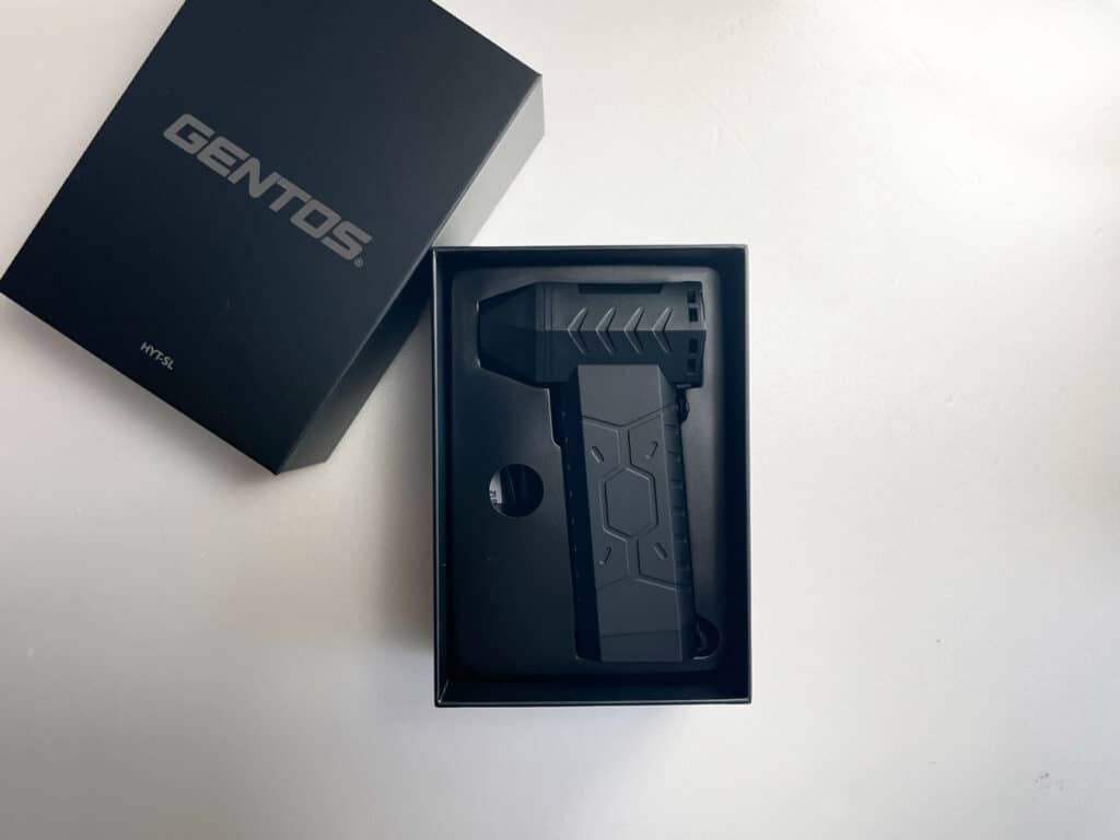 GENTOS（ジェントス）の高級感溢れるケースと本体